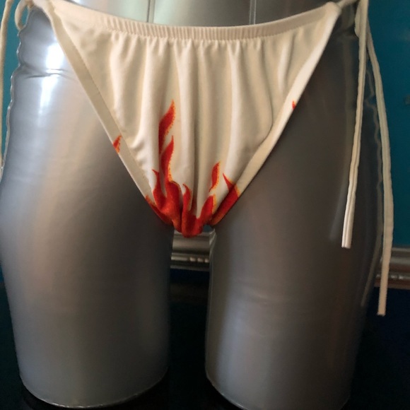 Fire 🔥 Bikini - Picture 2 of 7